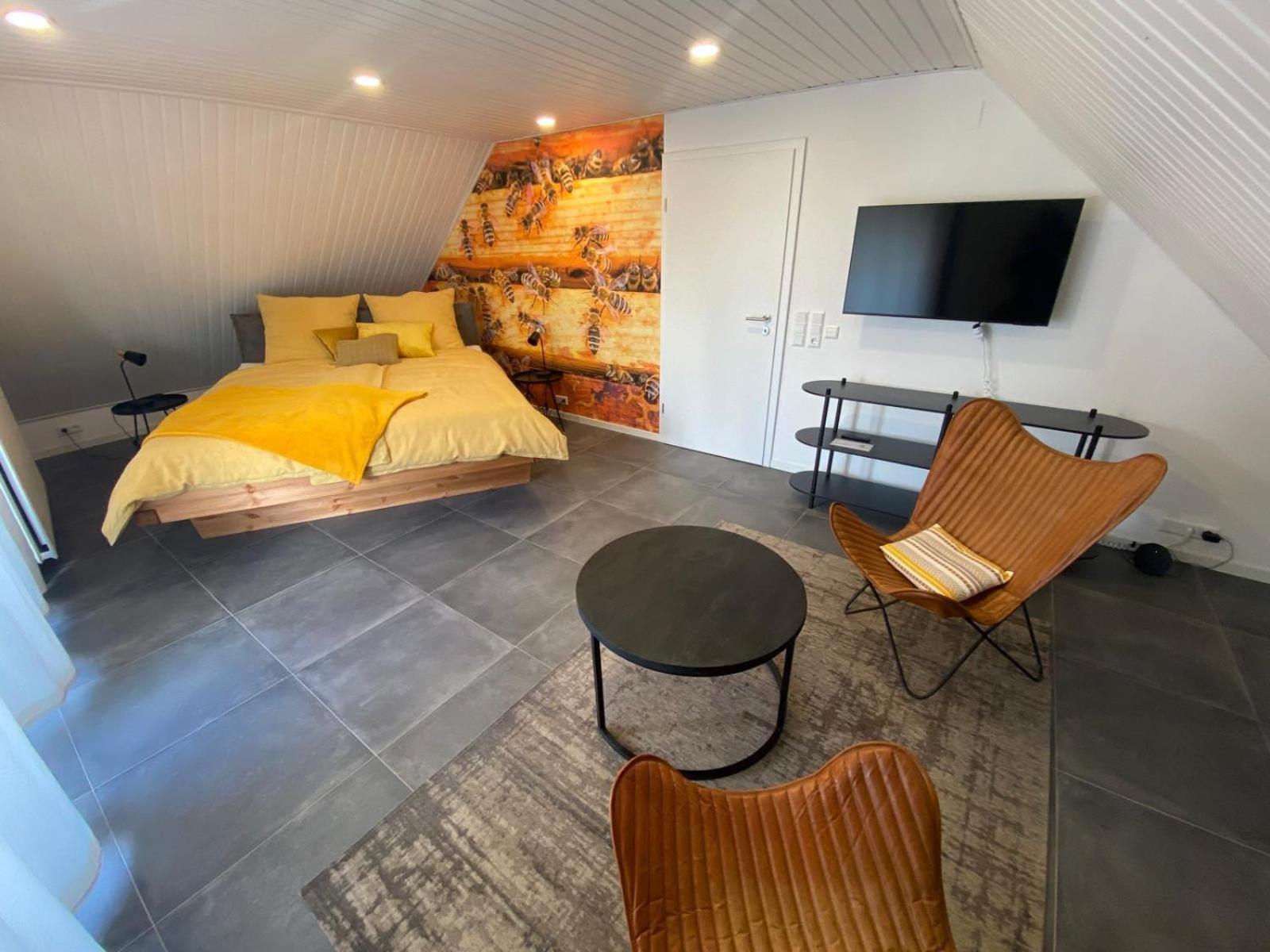 Bienenstock Apartment Venningen ภายนอก รูปภาพ