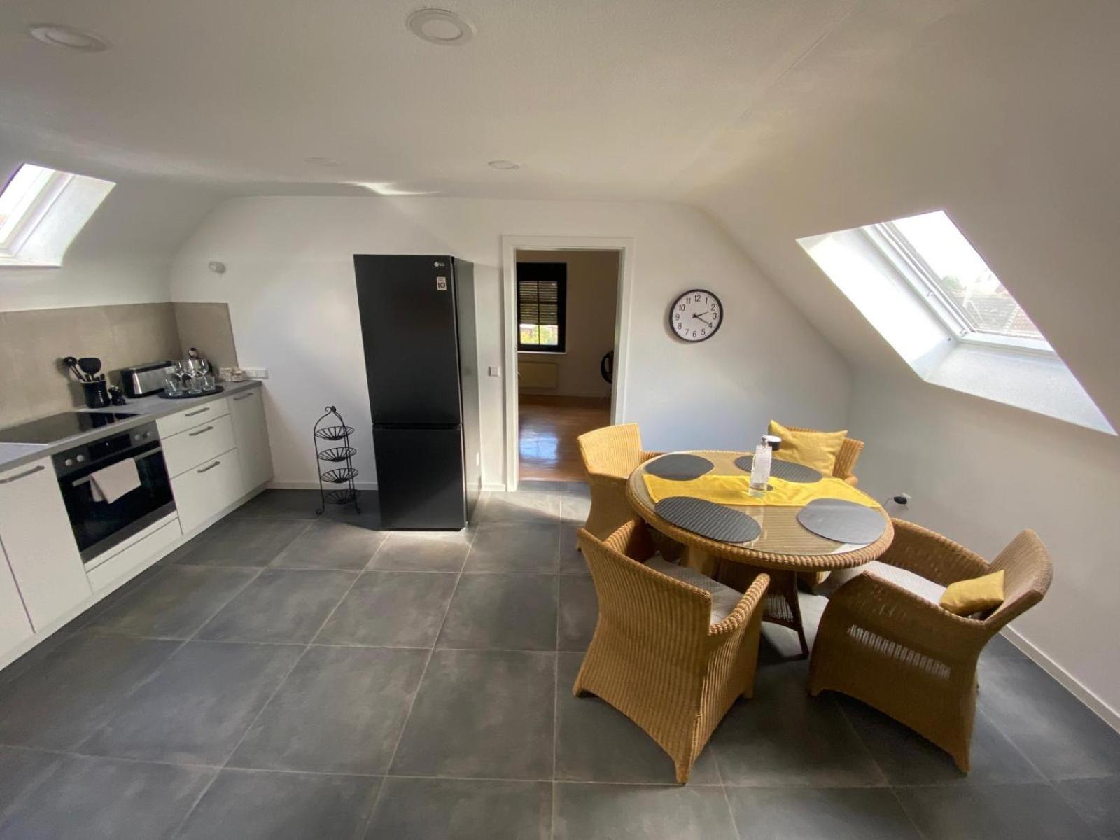 Bienenstock Apartment Venningen ภายนอก รูปภาพ