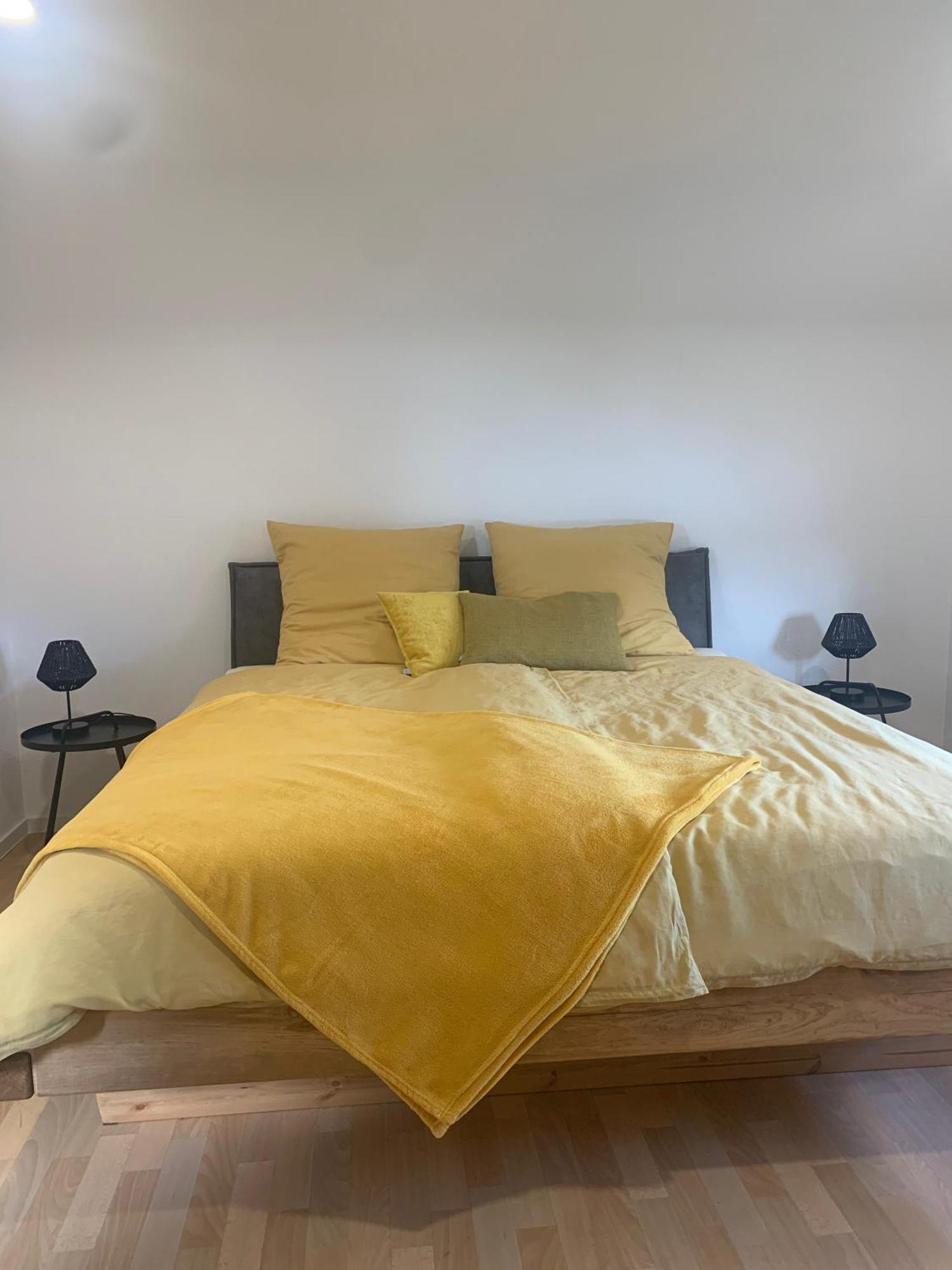 Bienenstock Apartment Venningen ภายนอก รูปภาพ
