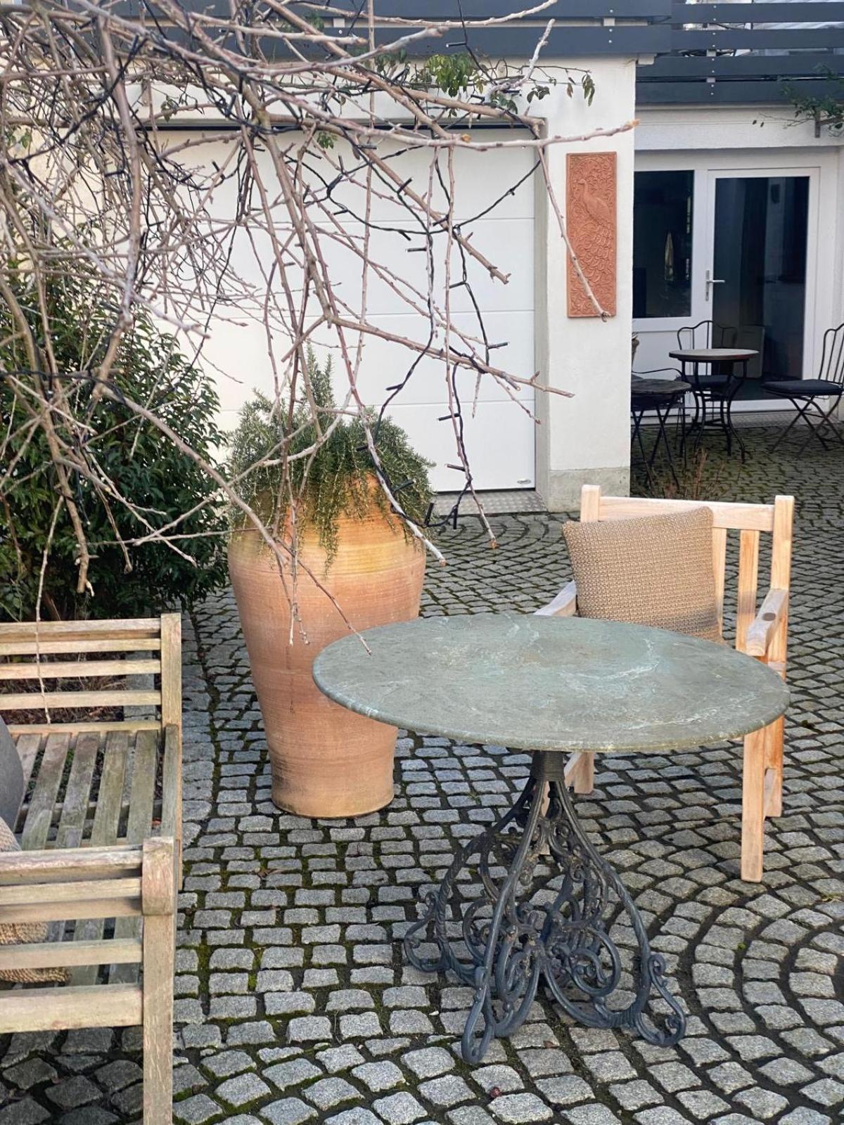 Bienenstock Apartment Venningen ภายนอก รูปภาพ